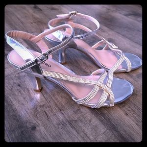 Sling back silver and rhinestone